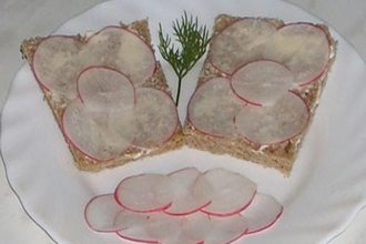 Бутерброды с редисом