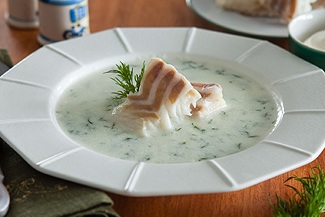 Рыбный суп с укропом в мультиварке