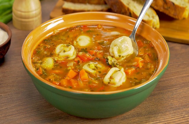 Суп с пельмешками и овощами на узбекский манер