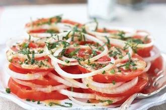 Креольский салат из свежих помидор