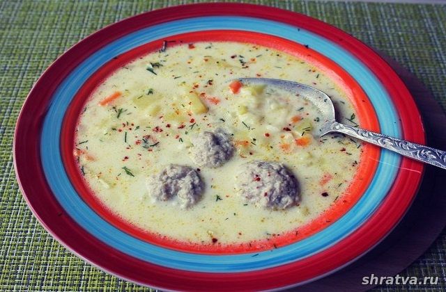 Сырный суп с фрикадельками и шампиньонами