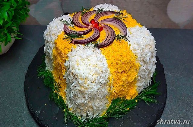 Салат-торт «Мимоза» с тунцом и крекером