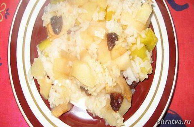 Запеканка рисовая с тыквой, яблоками и изюмом