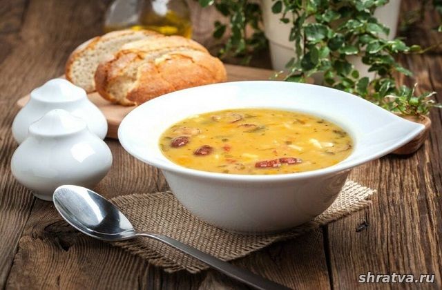 Гороховый суп с копчеными колбасками