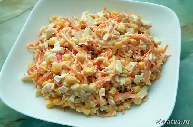 Салат с корейской морковью, крабовыми палочками и кукурузой — рецепт с фото пошагово