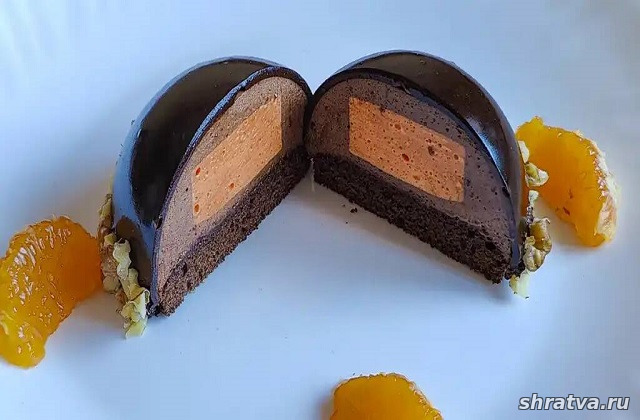 Муссовые пирожные «Апельсин» в шоколаде в чёрной зеркальной глазури