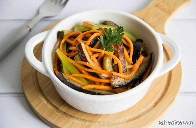 Салат из жареных баклажанов и корейской морковки