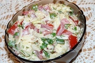 Салат «Капустный» с помидорами и сыром