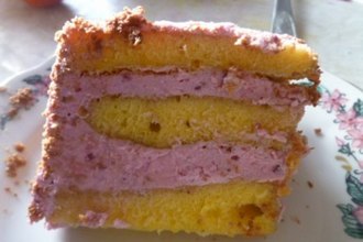 Торт-рулет с ягодно-творожным кремом